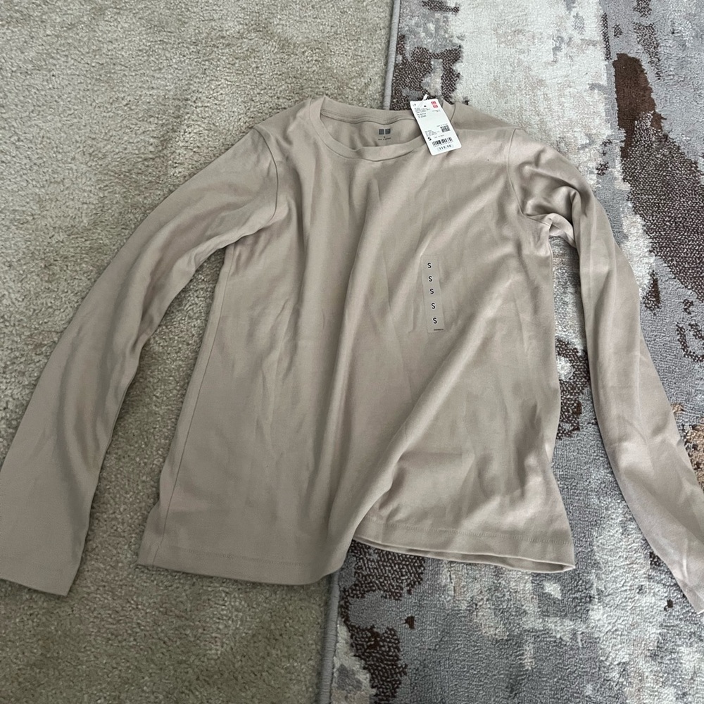 NWT Uniqlo shirt long sleeve